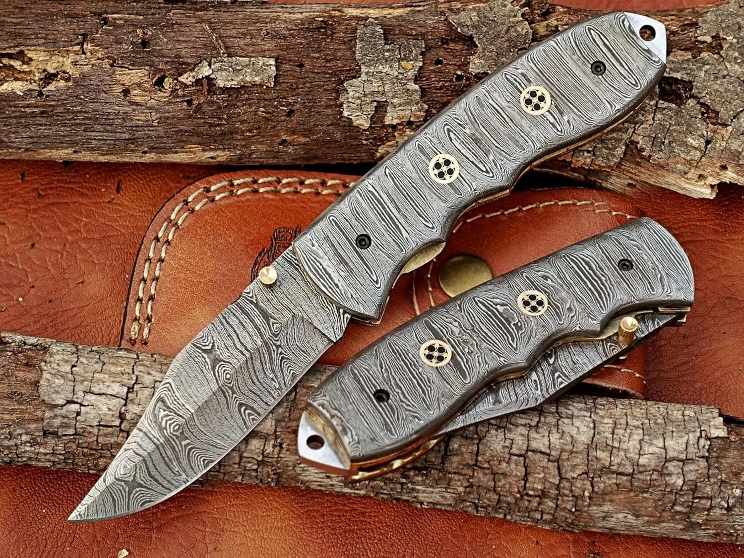| Viking Explorer Folding Knife made from Damascus Steel: Unleash Your Inner Adventurer with This Compact and Stylish EDC Tool – Precision Craftsmanship, Portability, and Versatility in One Sleek Package!"