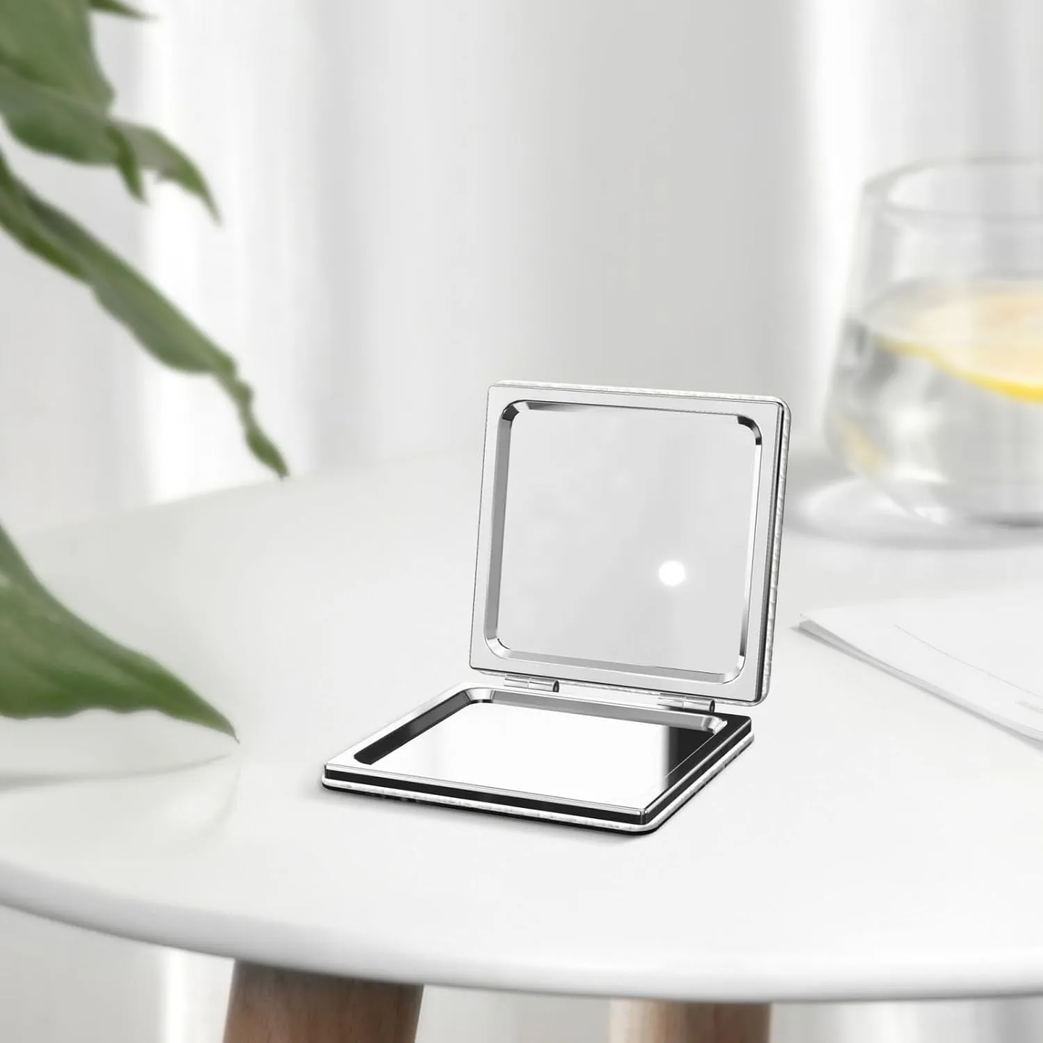 Black and White Flowers Printed Square Pocket Makeup Mirror with 1X/2X Magnification, Portable Mini Travel Makeup Mirror for Travel Daily Work Beauty