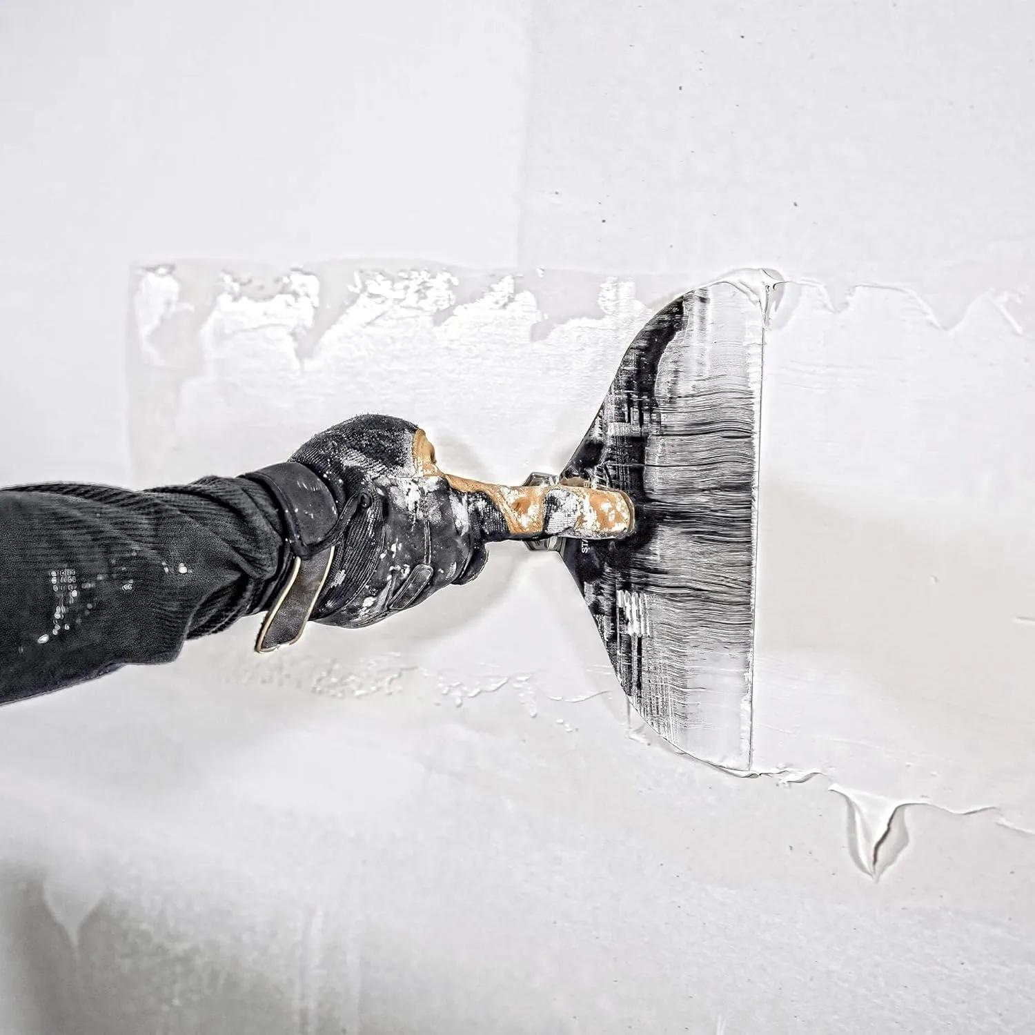 DEWALT 1.5" All Stainless Steel Joint Knife | One-Piece Premium Polished Metal Putty Blade | 2-401
