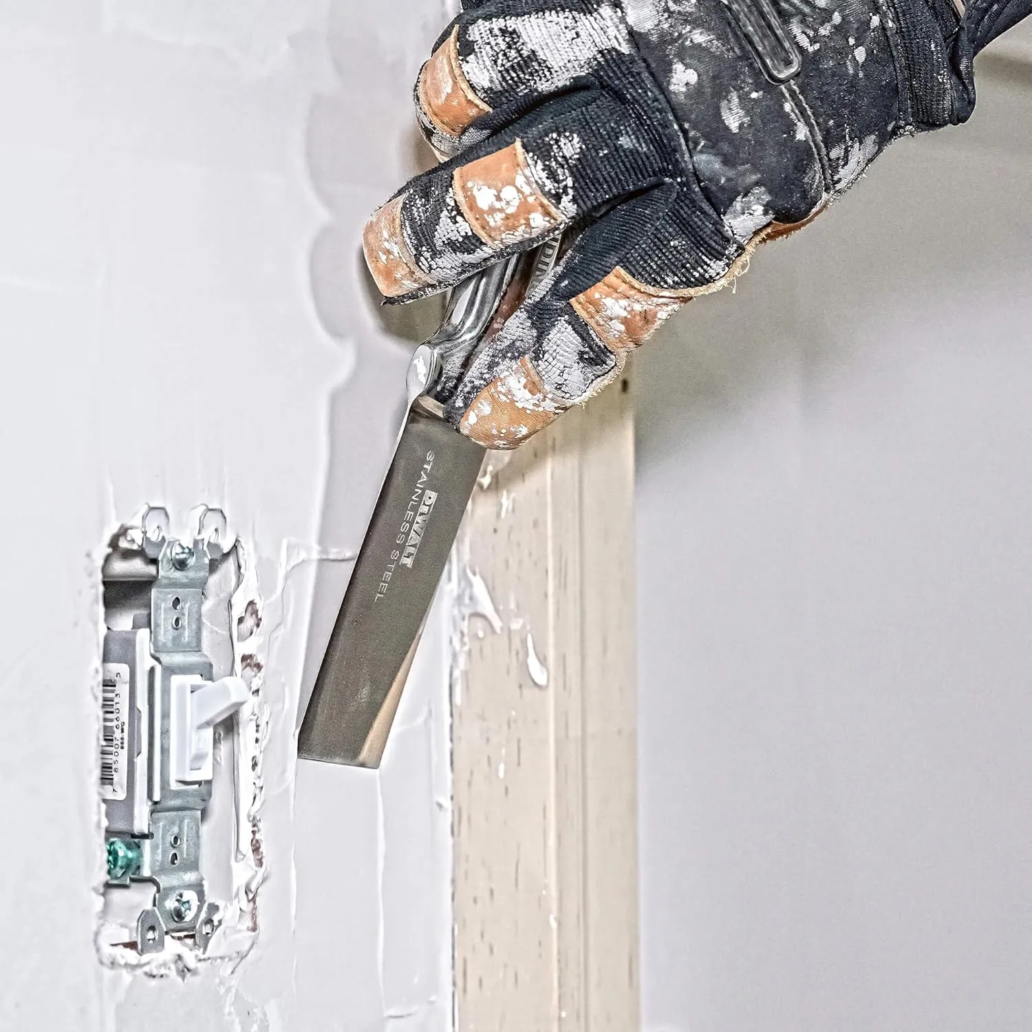 DEWALT 1.5" All Stainless Steel Joint Knife | One-Piece Premium Polished Metal Putty Blade | 2-401