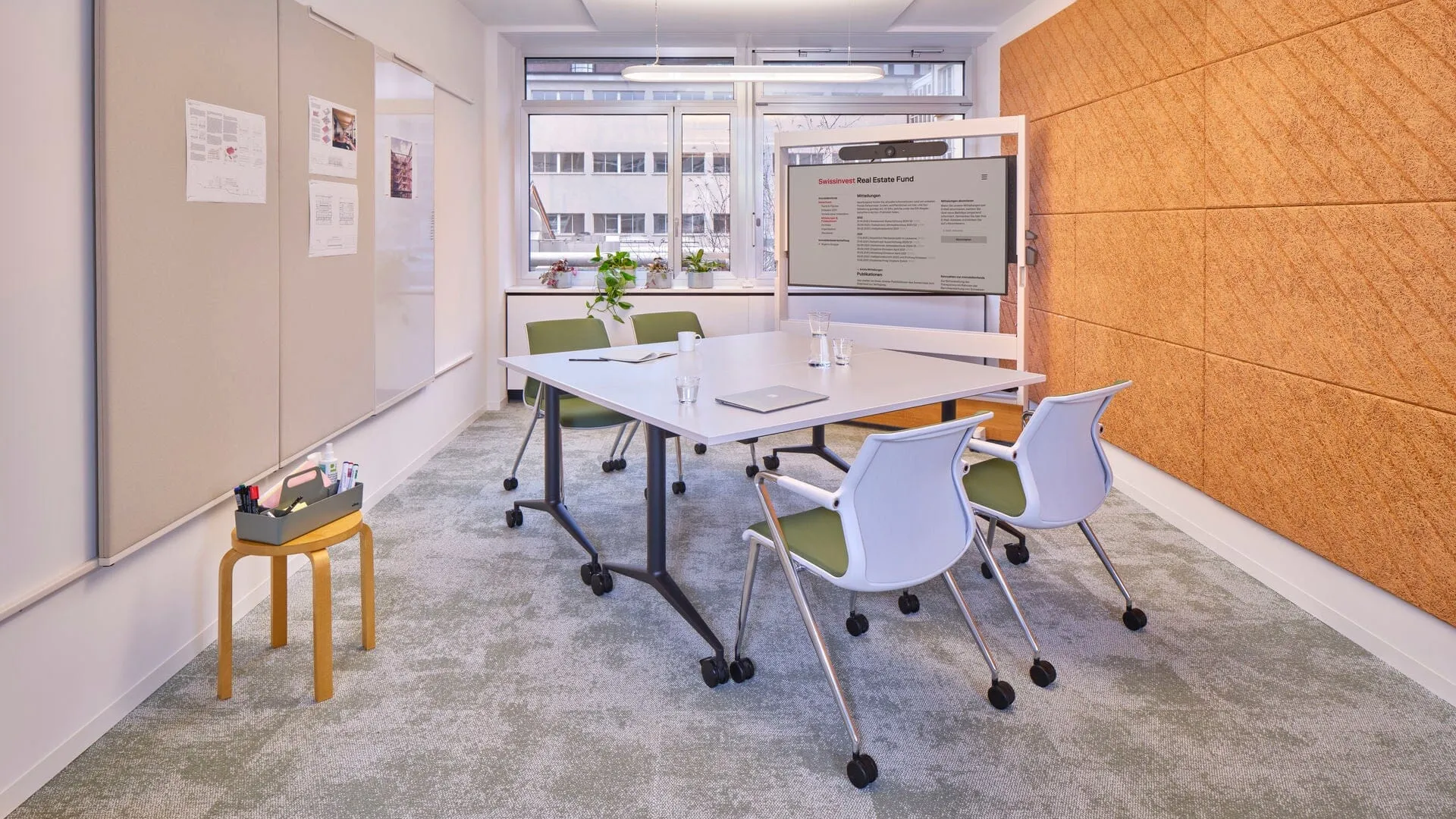 MedaMorph Folding Table