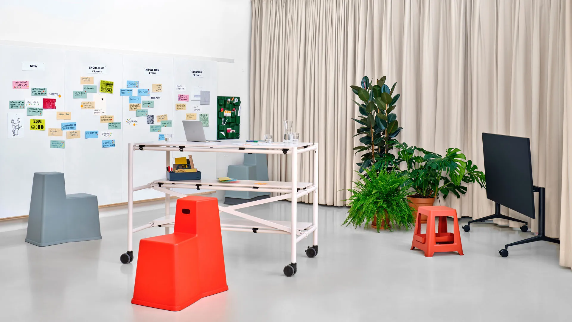 MedaMorph Folding Table