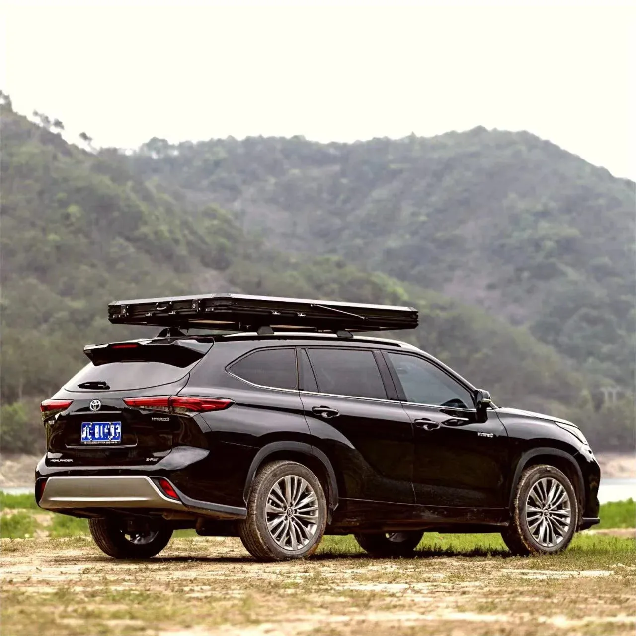 Outdoor off road camping gear big space aluminium waterproof camper trailer tent car roof top tent