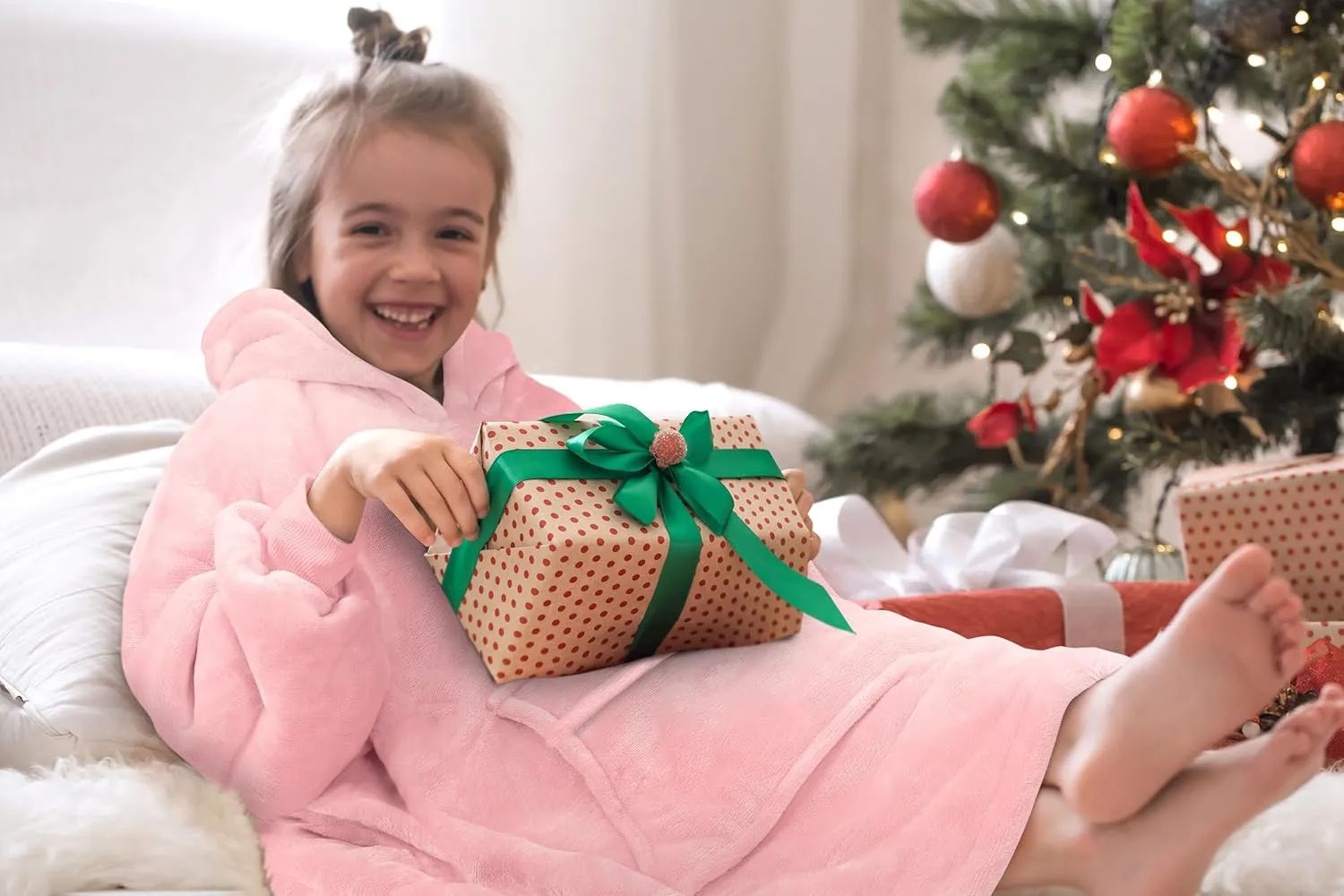 Solaris Wearable Blanket Hoodie for Kids - Warm Soft Gift, Oversized Cozy Sherpa Fleece Sweatshirt Pullover for Teens, Girls, Boys, Large Pocket, Pink