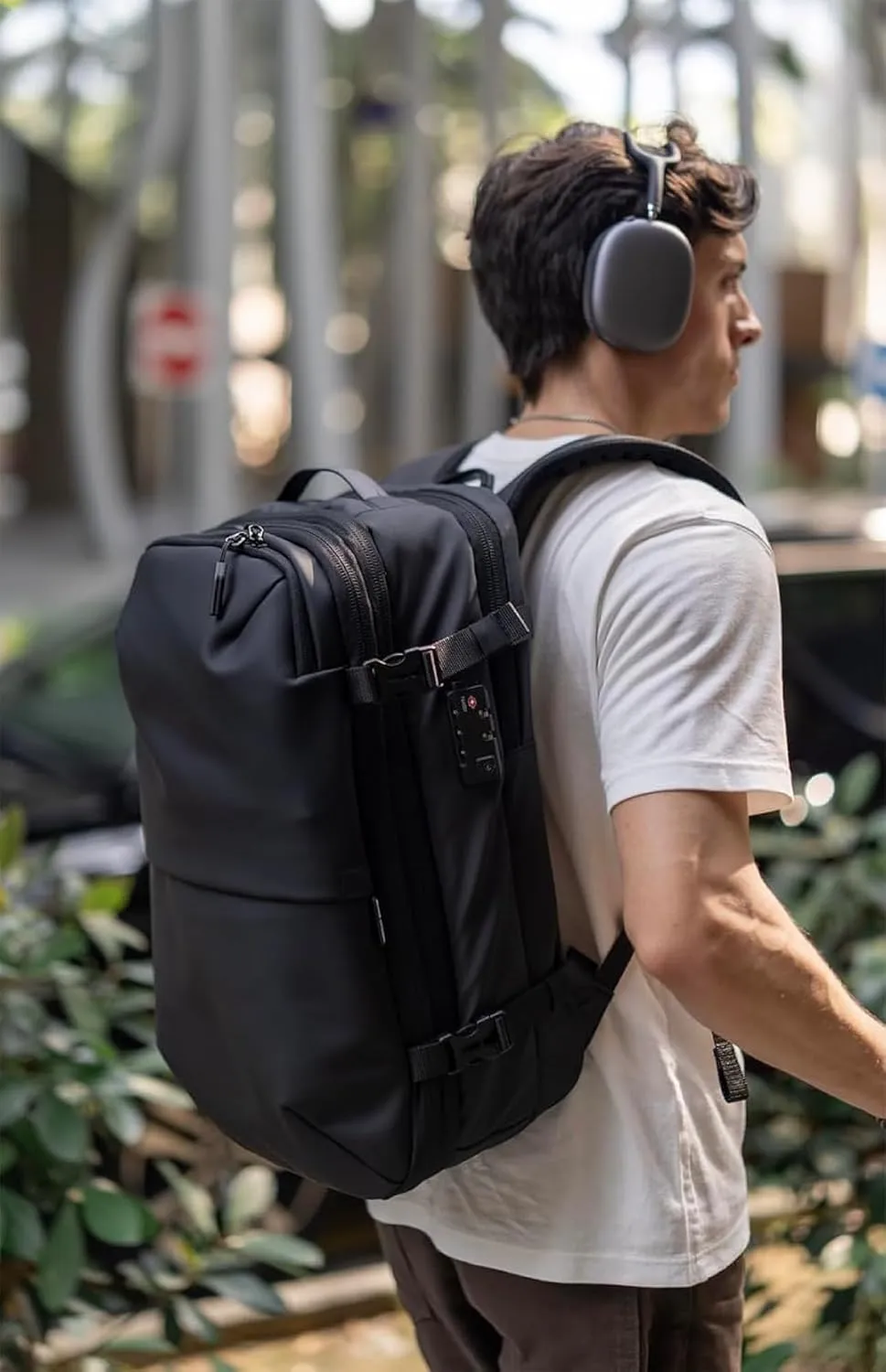 Vortex Vacuum Seal Travel Backpack 60L Exapandable Air Compression System Water Resistant TSA Lock Carry-On Suitcase Luggage Black AERO - Vacuum Pump Included