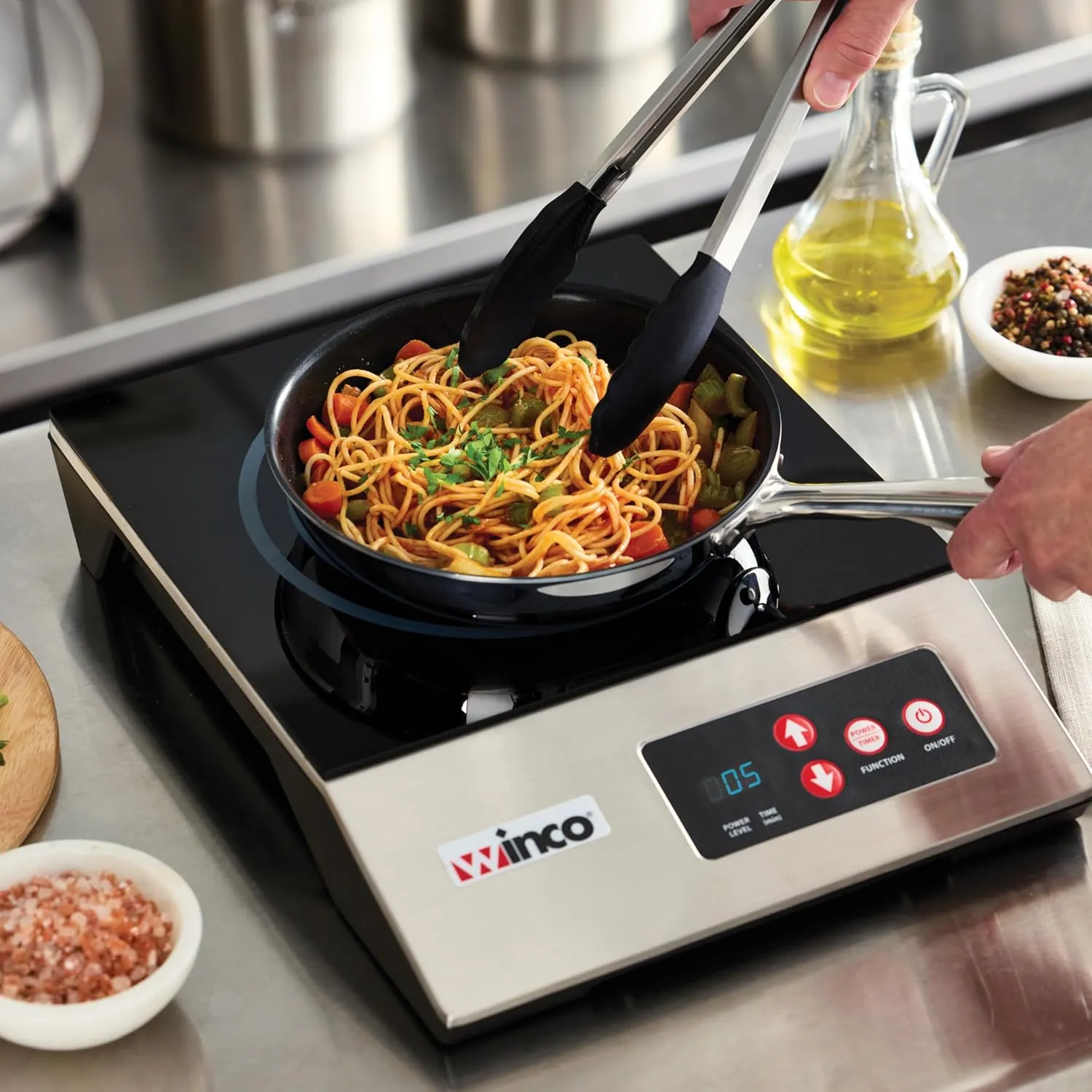 Winco EIC-400E Commercial-Grade Portable Induction Cooktop Burner, 1800 W, 120V